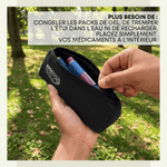 A person outdoors holds an open black Breezezy gel pack organizer pouch containing blue and pink cold medicine packs, with French promotional text overlaid at the top. 